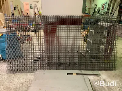 Materialställ med div balk och profilmatrial  samt plåt