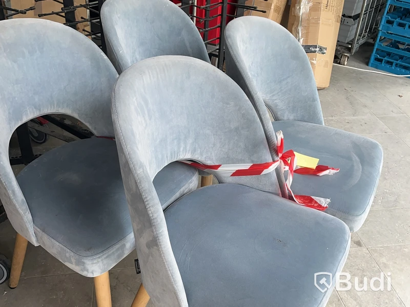 4 blue velvet chairs, 80 x 45 cm