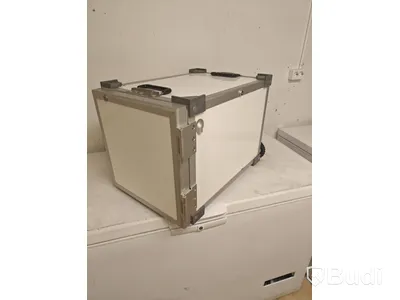 Hot box, insulated container