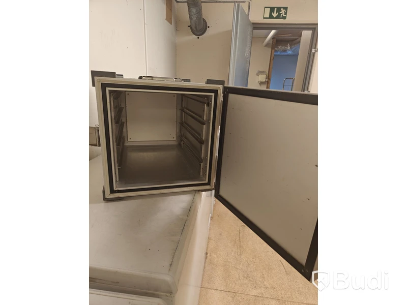 Hot box, insulated container
