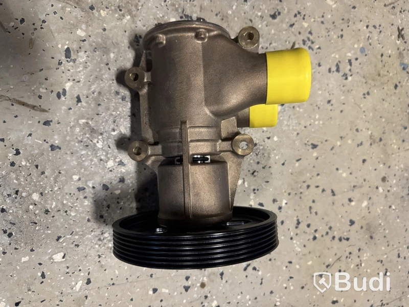 Volvo seawater pump with pulley