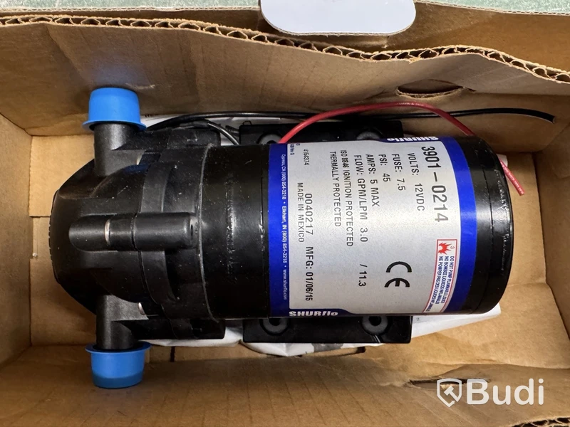 Shurflo Aquaking 3.0 Water Pump, 12V Freshwater Pressure Pump 11.3 L/min