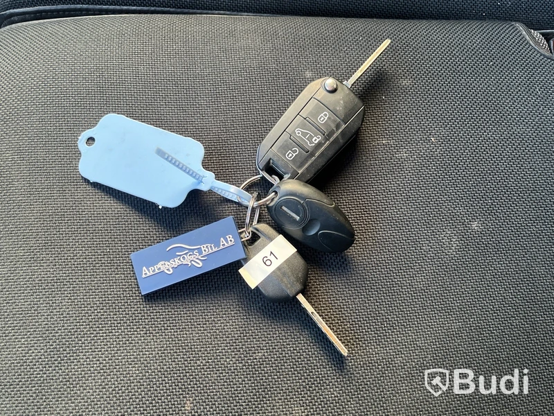 Skåpbil Peugeot Partner -2019 | 10853 mil | Dragkrok