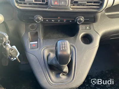 Skåpbil Peugeot Partner -2019 | 10853 mil | Dragkrok