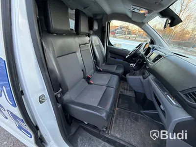 Skåpbil Peugeot Expert BlueHDi Skåp (122hk) -2019, 4400 mil, mycket material ingår!