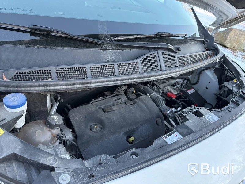 Skåpbil Peugeot Expert BlueHDi Skåp (122hk) -2019, 4400 mil, mycket material ingår!