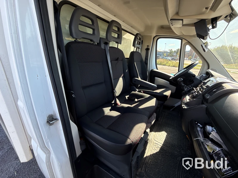 Peugeot Boxer 335 volymskåp med bakgavellyft  (163hk) -2019, Endast 7500 mil!