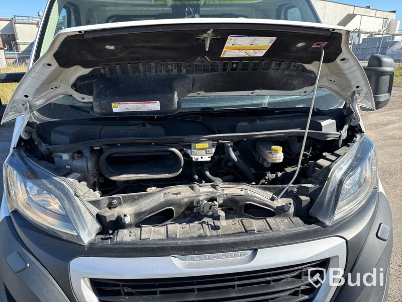 Peugeot Boxer 335 volymskåp med bakgavellyft  (163hk) -2019, Endast 7500 mil!