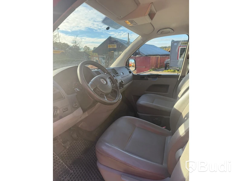 Skåpbil Volkswagen Transporter T28 2.5 TDI Manuell 174hk - 2009