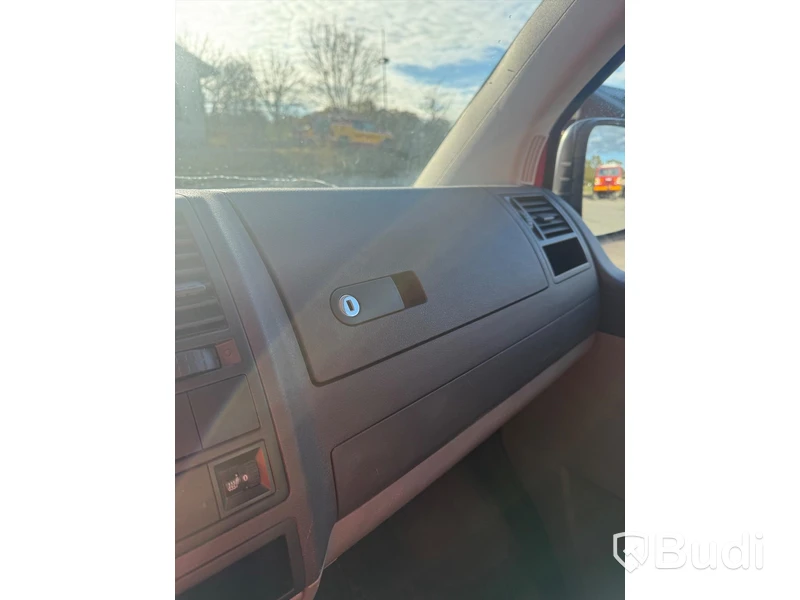 Skåpbil Volkswagen Transporter T28 2.5 TDI Manuell 174hk - 2009