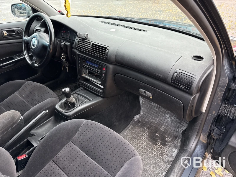 Volkswagen Passat 1.8T Variant (150hk) -2000