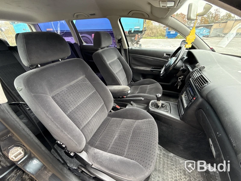 Volkswagen Passat 1.8T Variant (150hk) -2000