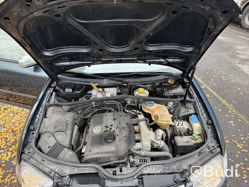 Volkswagen Passat 1.8T Variant (150hk) -2000