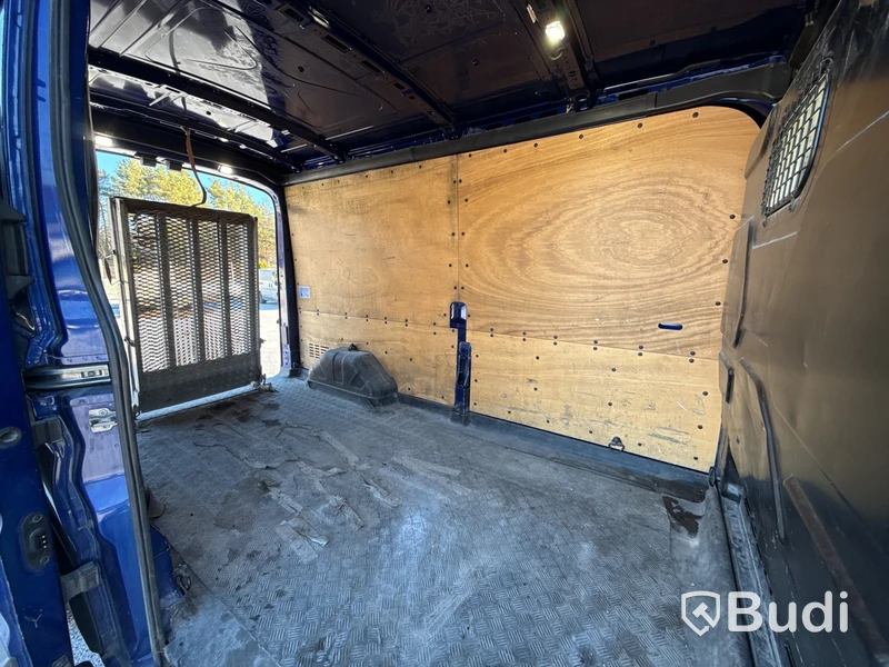 Ford Transit 310 2.0 TDCi | 16782 mil |130 hk | 2017 | Reparationsobjekt