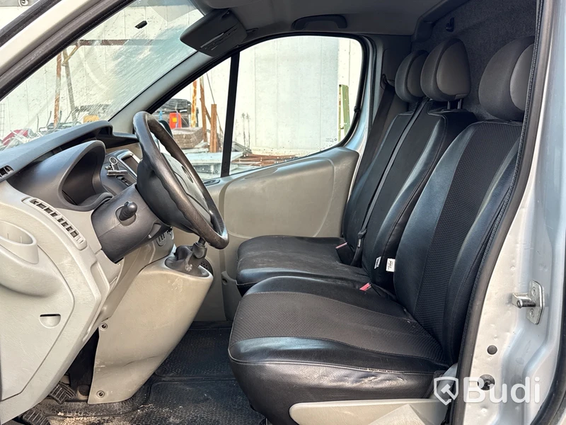 Opel Vivaro 2.5 CDTI | 146 hk | 2011 | Reparationsobjekt
