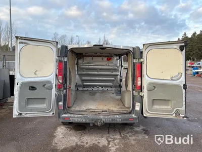 Opel Vivaro 2.5 CDTI | 146 hk | 2011 | Reparationsobjekt