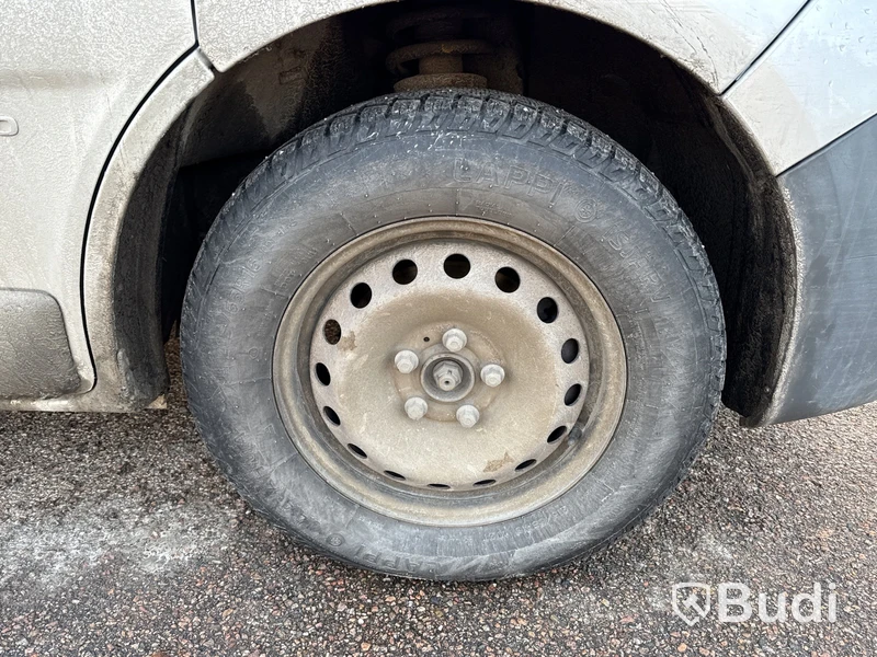 Opel Vivaro 2.5 CDTI | 146 hk | 2011 | Reparationsobjekt