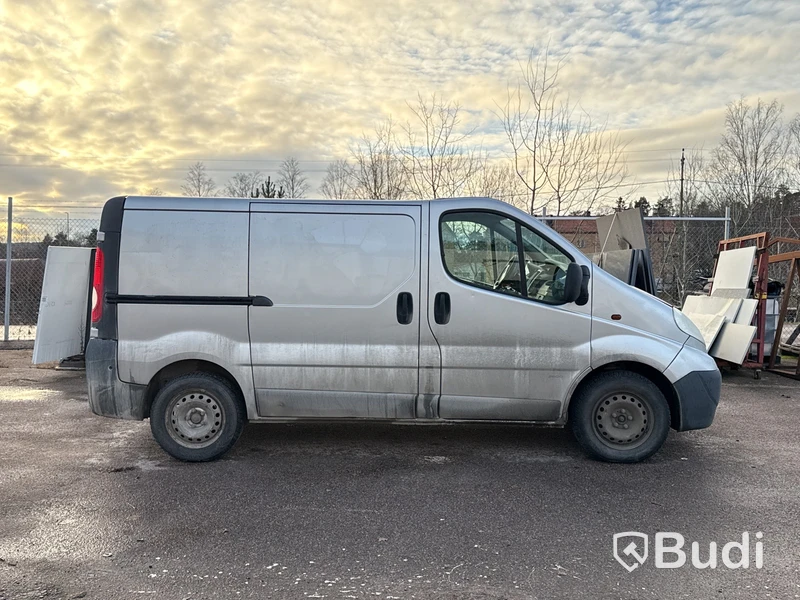 Opel Vivaro 2.5 CDTI | 146 hk | 2011 | Reparationsobjekt