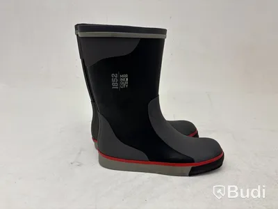 (NEW) Boots 1852, size 42