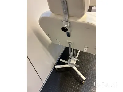 Behandlingsstol SILHOUET -TONE , manuell med hydraulik i fotdelen