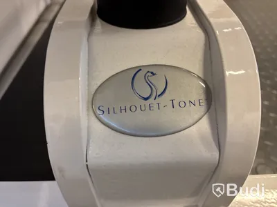 Behandlingsstol Silhouet-Tone, manuell med hydraulik i fotdelen