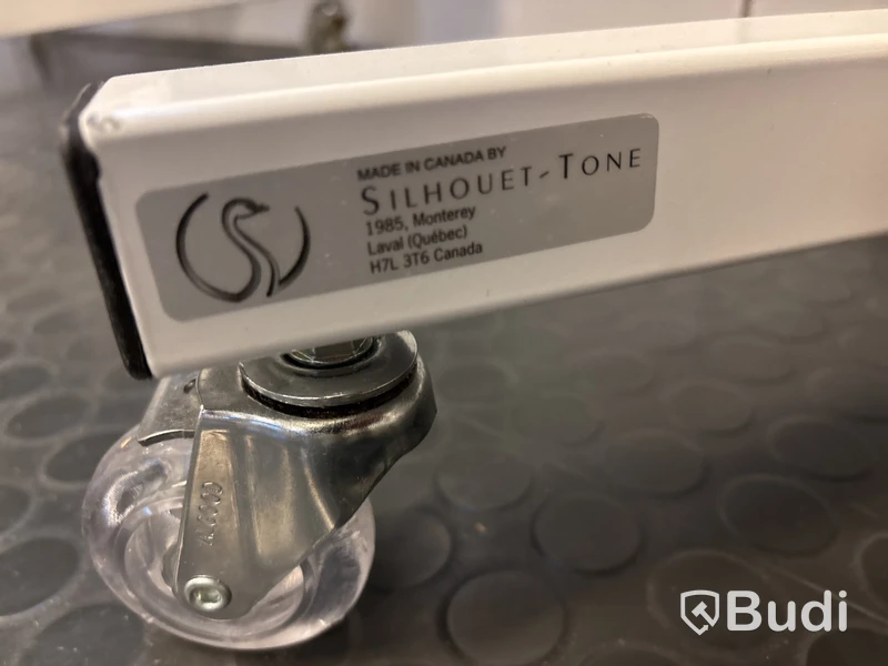 Behandlingsstol Silhouet-Tone, manuell med hydraulik i fotdelen