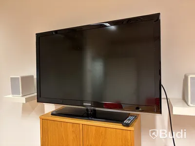TV Samsung 46 tum, inkl. skåp och högtalare Audio Pro LV2