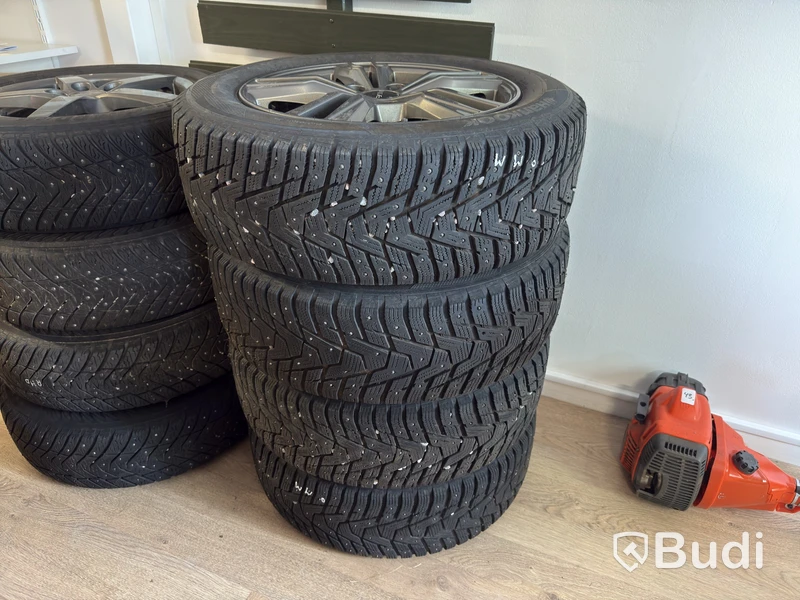 Dubbade vinterhjul | Mercedes-Benz Citan
