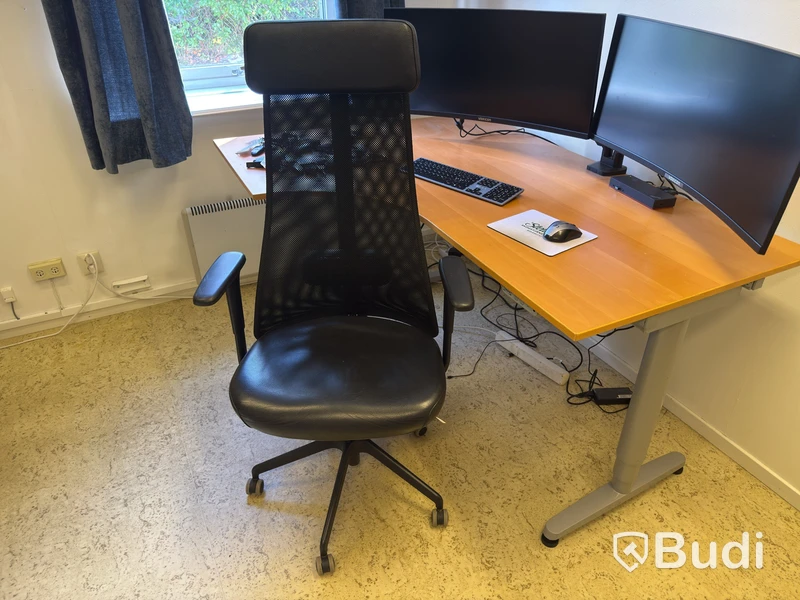 2 office workstations with dual monitors