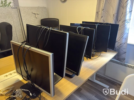 6 st äldre monitorer
