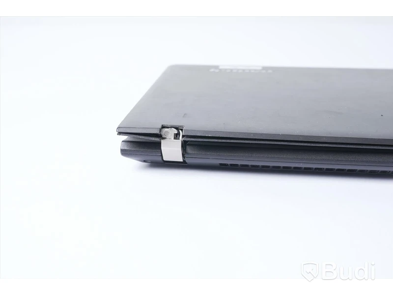 Bärbar dator – Lenovo E 31-70, inkl. laddare, OBS! Rensad, Inget OS, skadad skärm