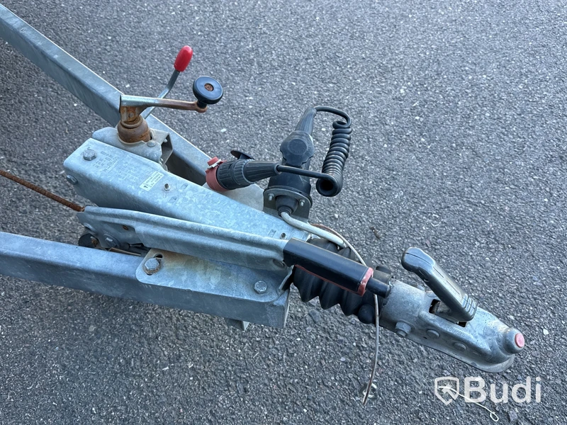 Bromsat kåpsläp SM-Släpet 1300 kg | 2017