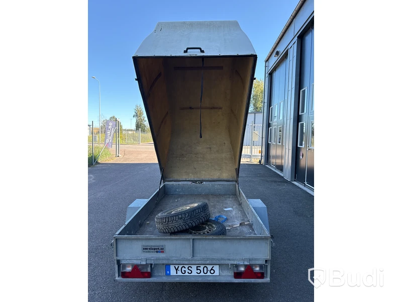 Bromsat kåpsläp SM-Släpet 1300 kg | 2017