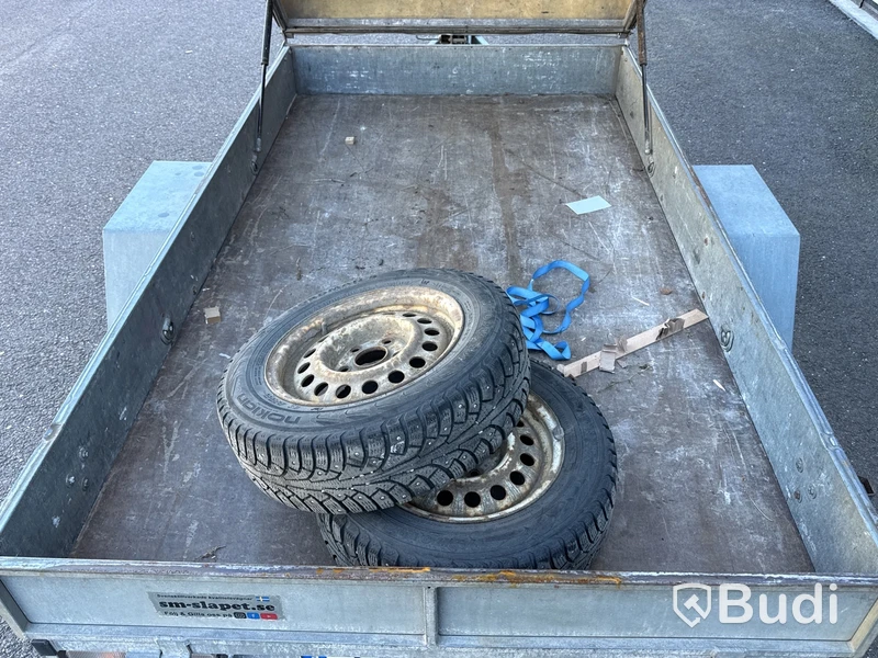 Bromsat kåpsläp SM-Släpet 1300 kg | 2017