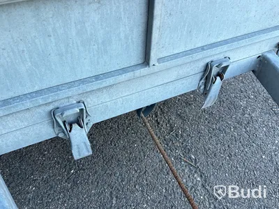 Bromsat kåpsläp SM-Släpet 1300 kg | 2017