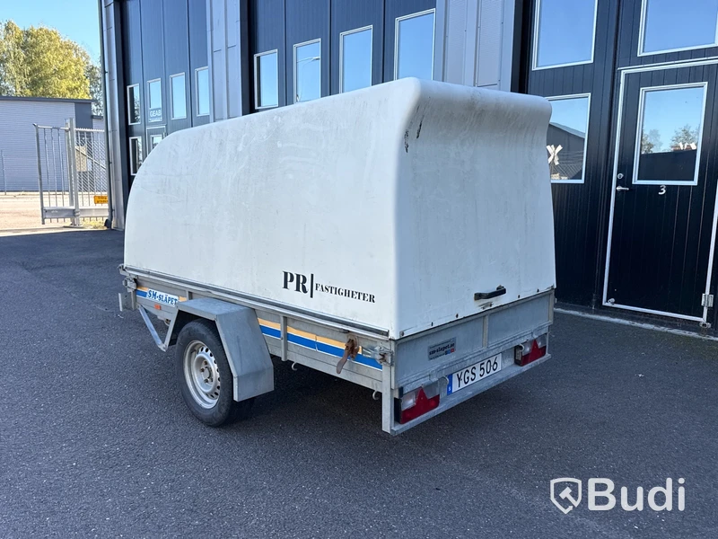 Bromsat kåpsläp SM-Släpet 1300 kg | 2017
