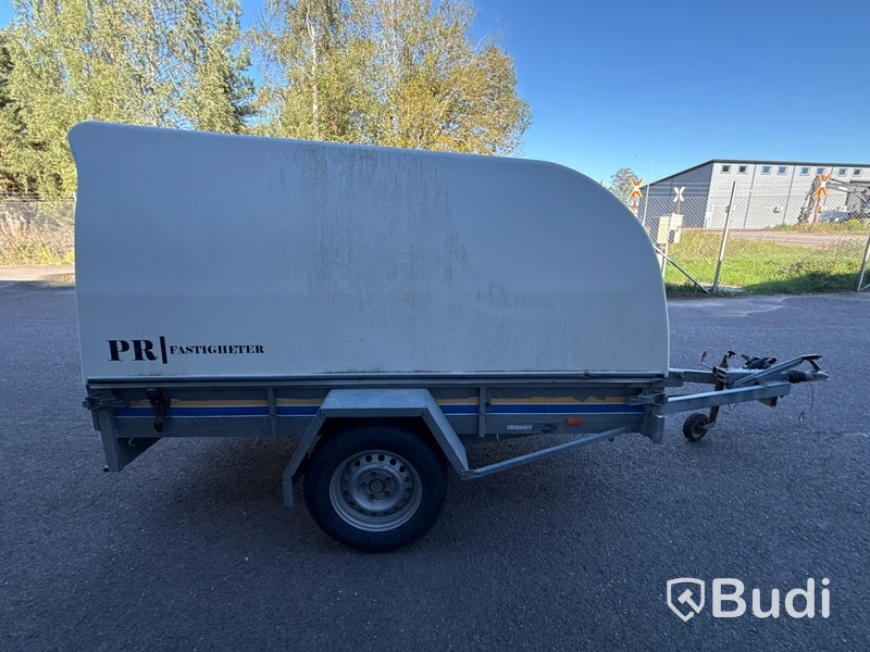 Bromsat kåpsläp SM-Släpet 1300 kg | 2017