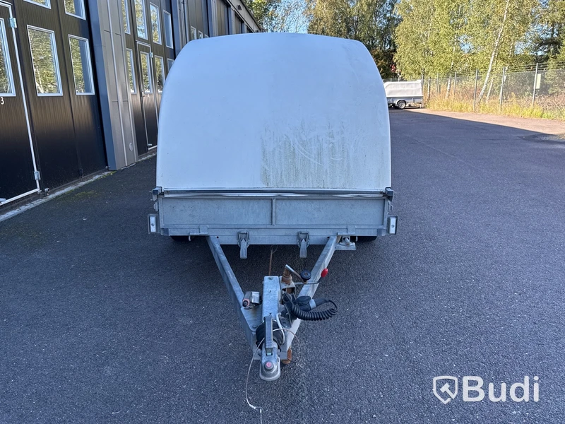 Bromsat kåpsläp SM-Släpet 1300 kg | 2017