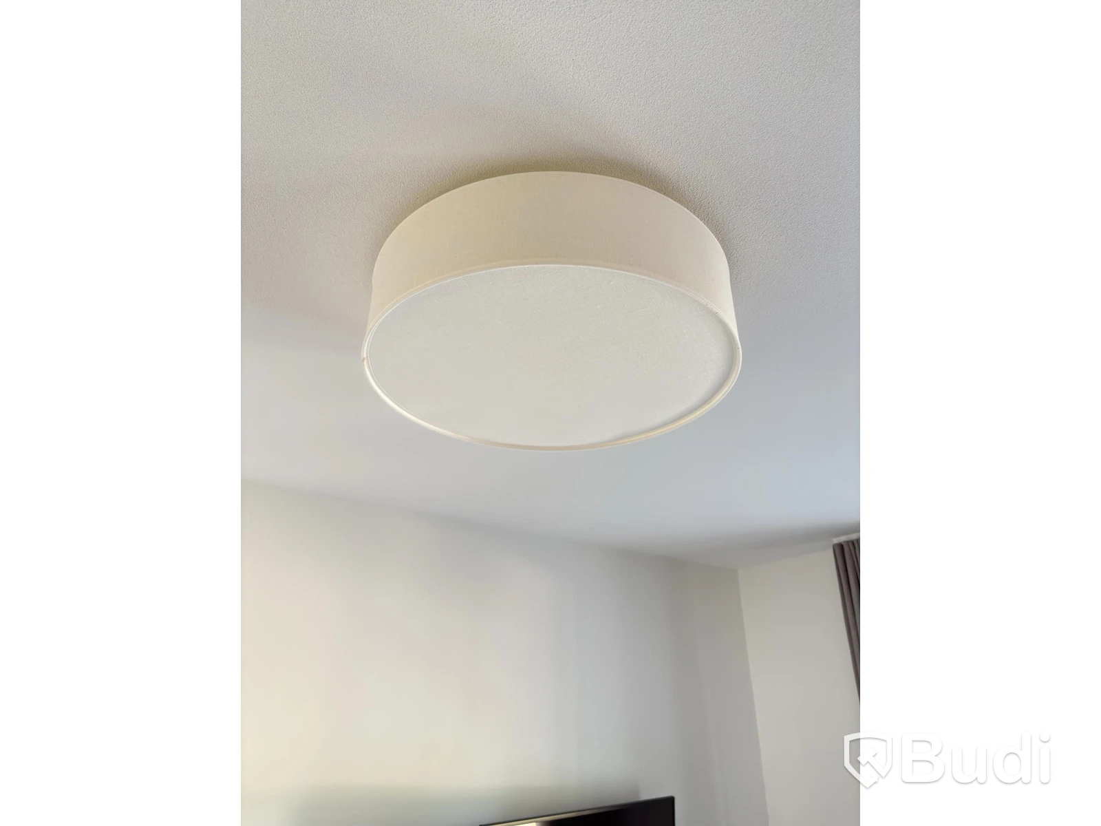 Contents of a fully furnished one-bedroom apartment - see all images for complete contents
