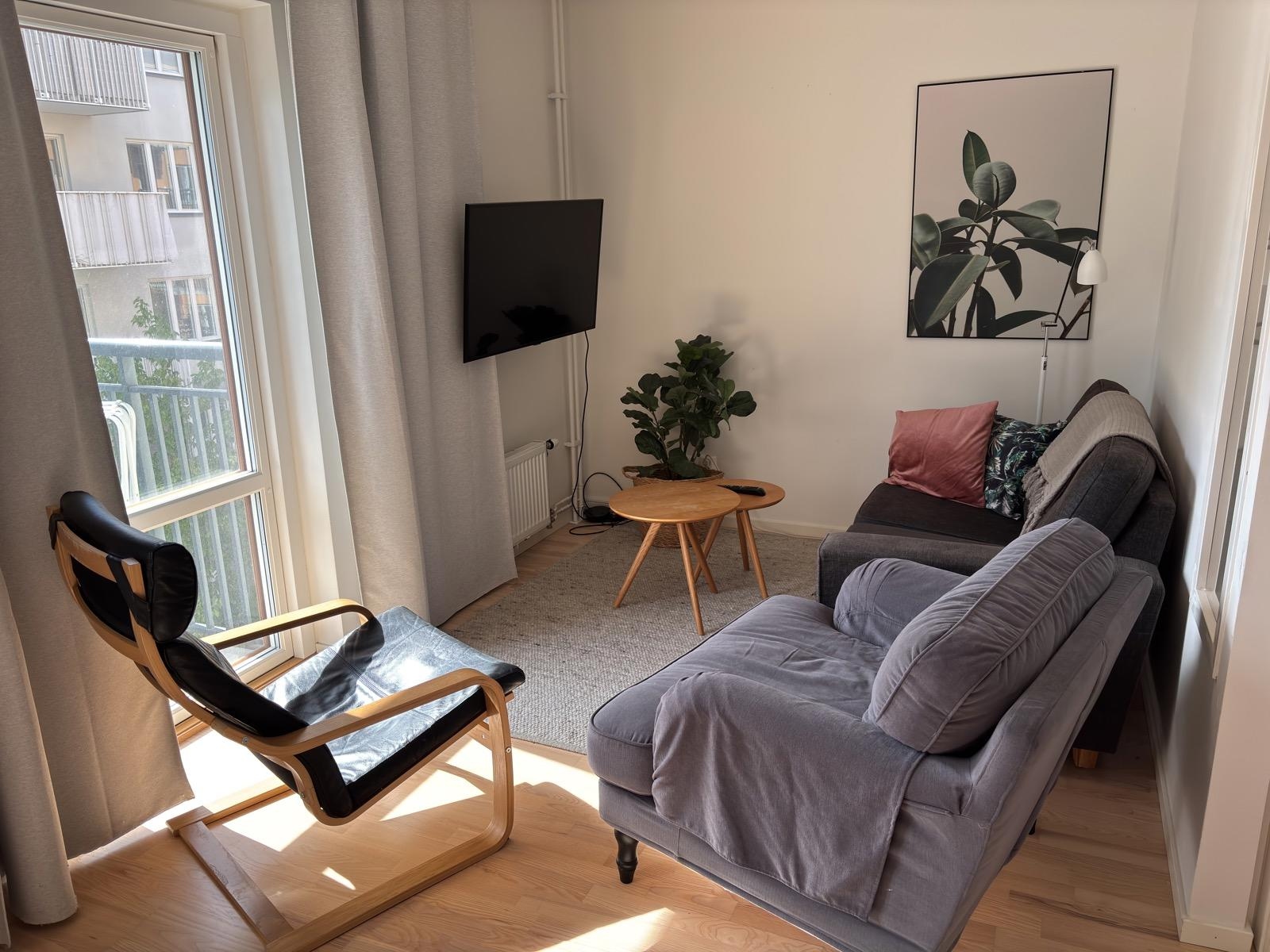 Inventarier till fullt möblerad tvårummare - se alla bilder för komplett innehåll