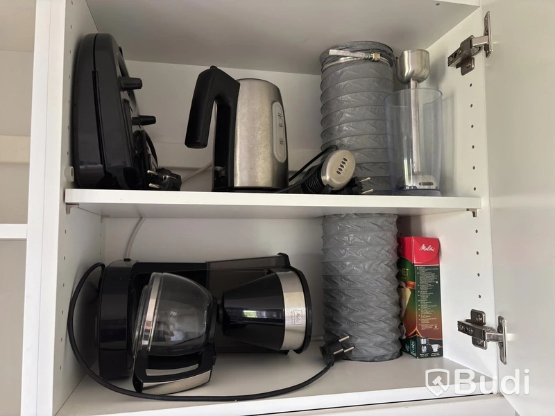 Inventarier till fullt möblerad trerummare - se alla bilder för komplett innehåll
