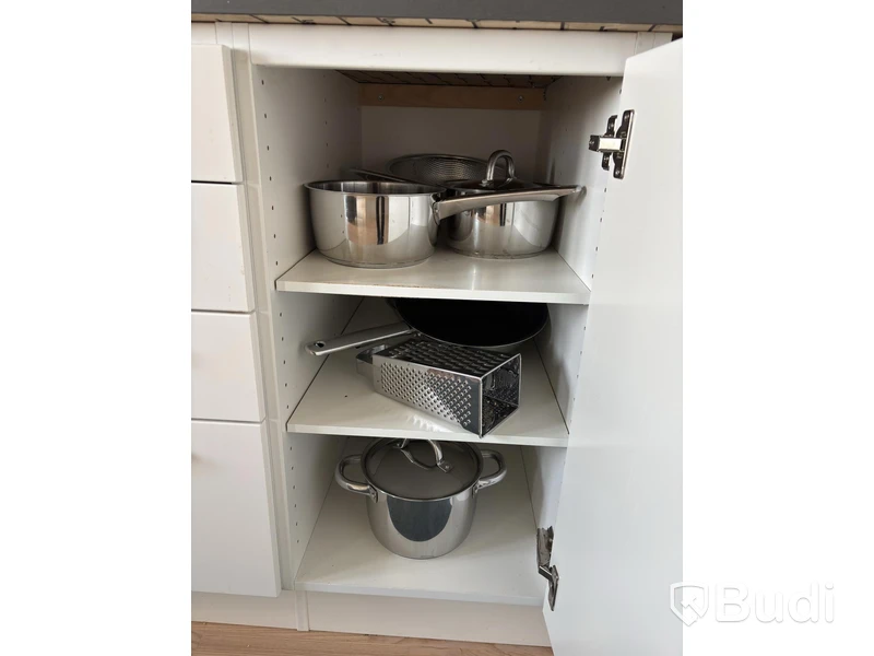 Inventarier till fullt möblerad trerummare - se alla bilder för komplett innehåll