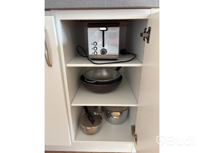 Inventarier till fullt möblerad tvårummare - se alla bilder för komplett innehåll