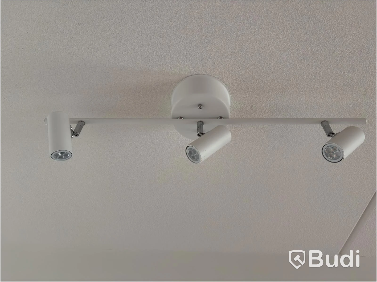 Contents of a fully furnished one-bedroom apartment - see all photos for complete contents