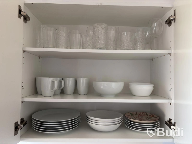 Inventarier till fullt möblerad tvårummare - se alla bilder för komplett innehåll