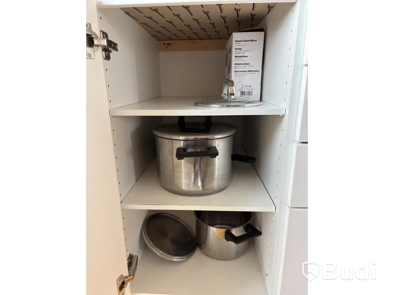 Inventarier till fullt möblerad tvårummare - se alla bilder för komplett innehåll