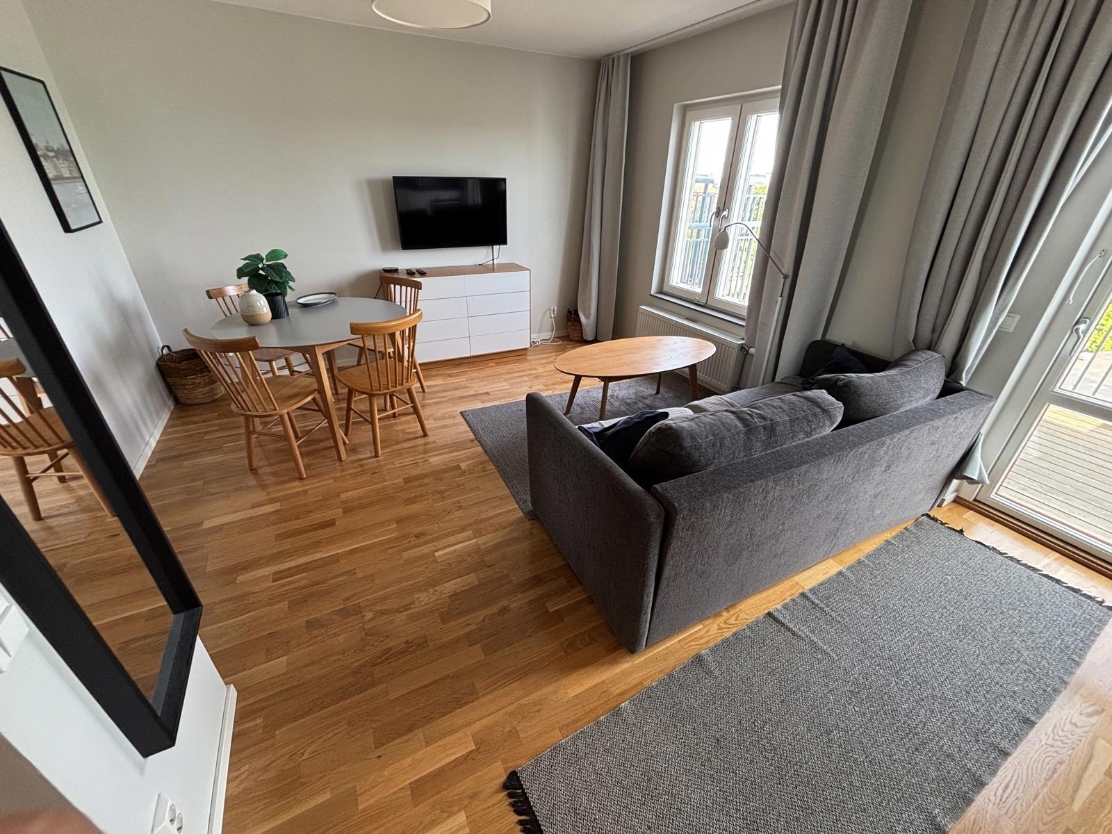 Inventarier till fullt möblerad tvårummare - se alla bilder för komplett innehåll