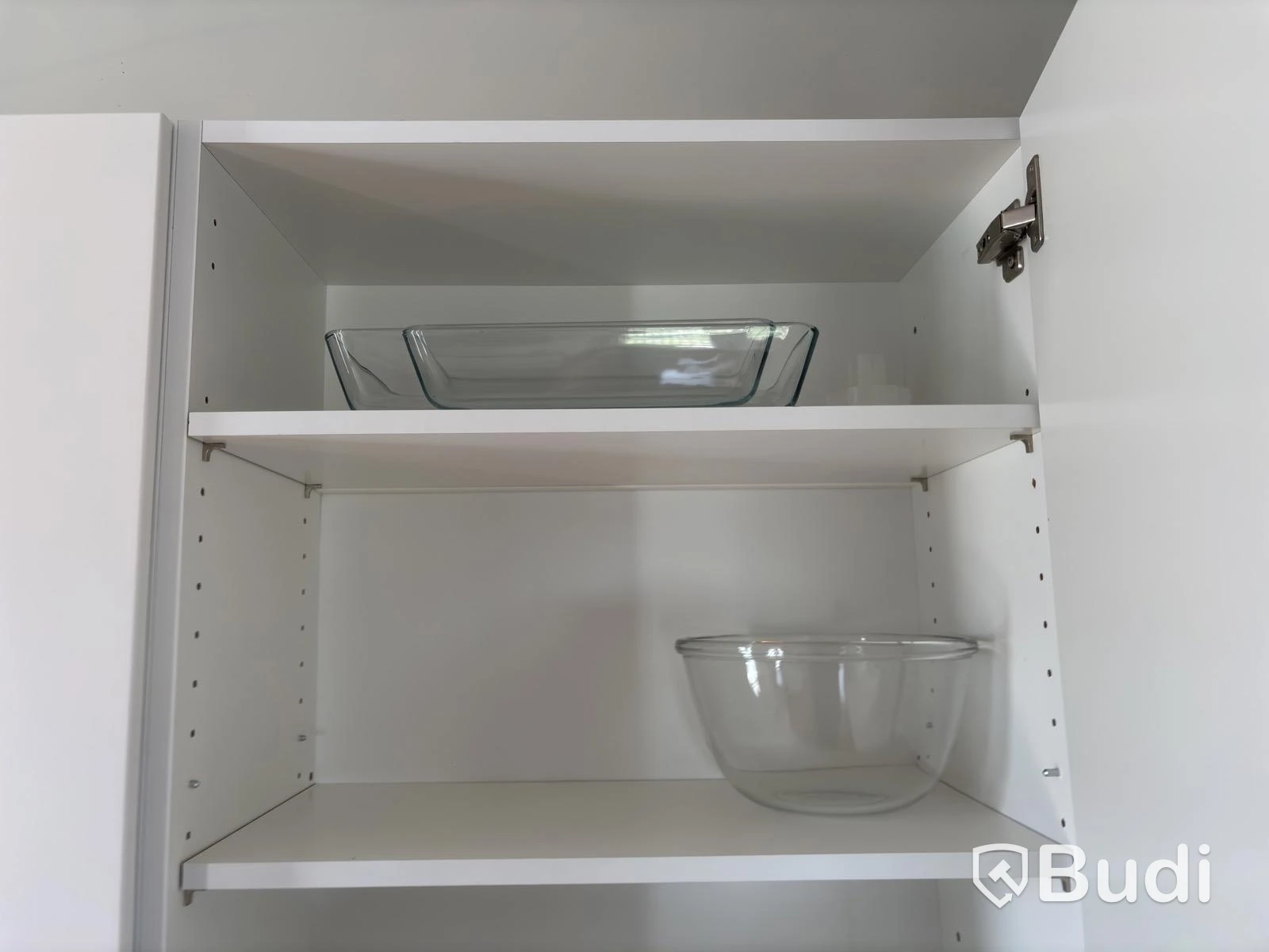 Contents from a fully furnished three-room apartment - see all images for full contents