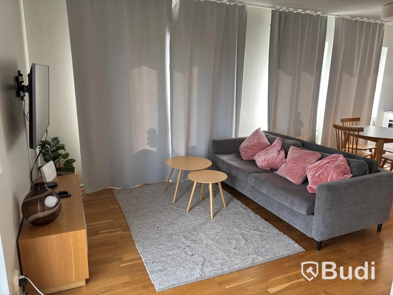 Contents from a fully furnished three-room apartment - see all images for full contents