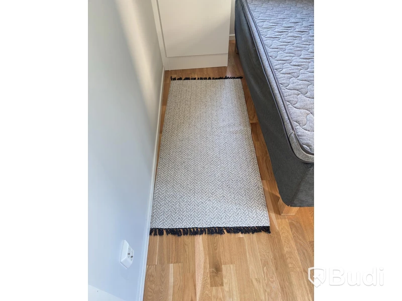 Contents of a fully furnished three-room apartment - see all images for the complete contents